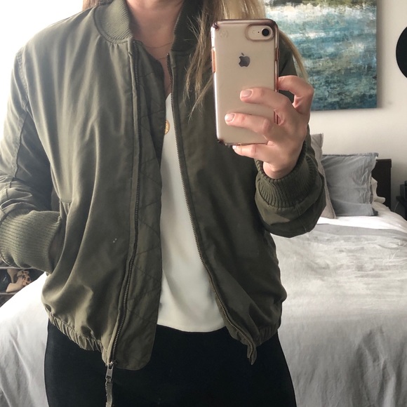 Aritzia TNA Sequoia Bomber Jacket - Picture 9 of 12